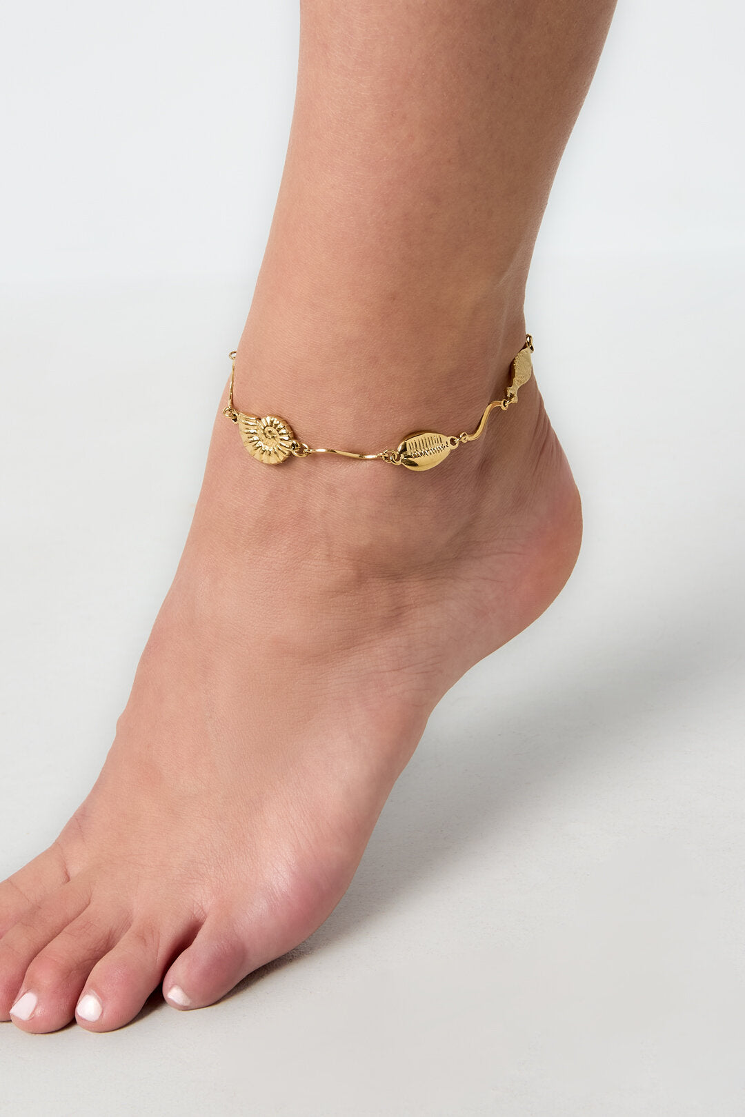 Stylish Gold Color Stainless Steel Ankle Bracelet