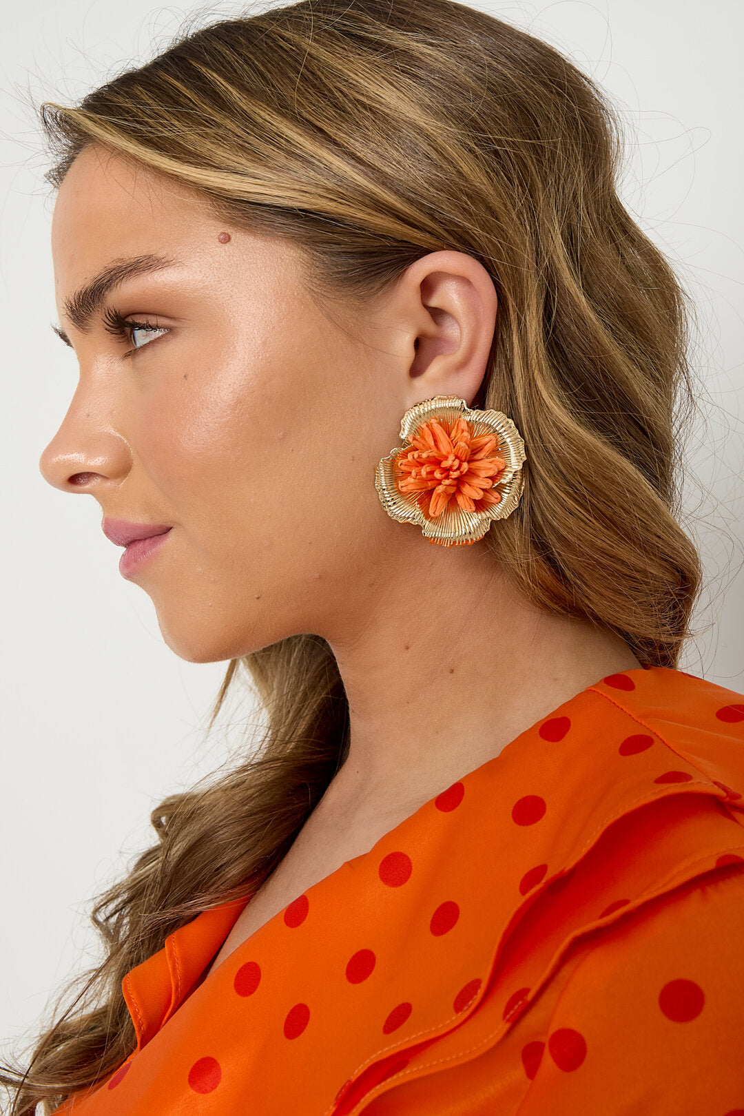Chic Raffia & Metal Flower Stud Earrings for Summer