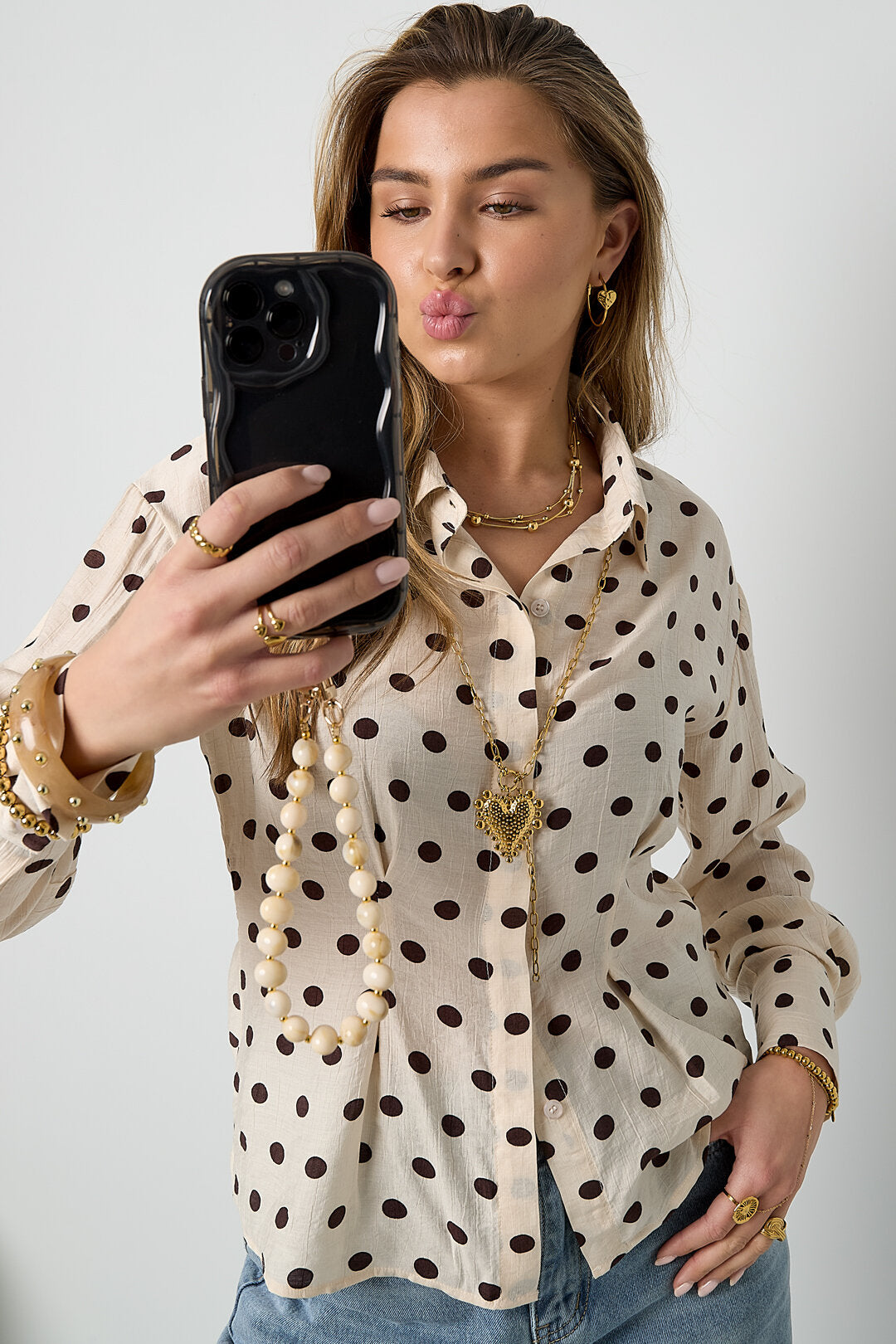 Elegant Multi-Layered Short Necklace for Daily Wear