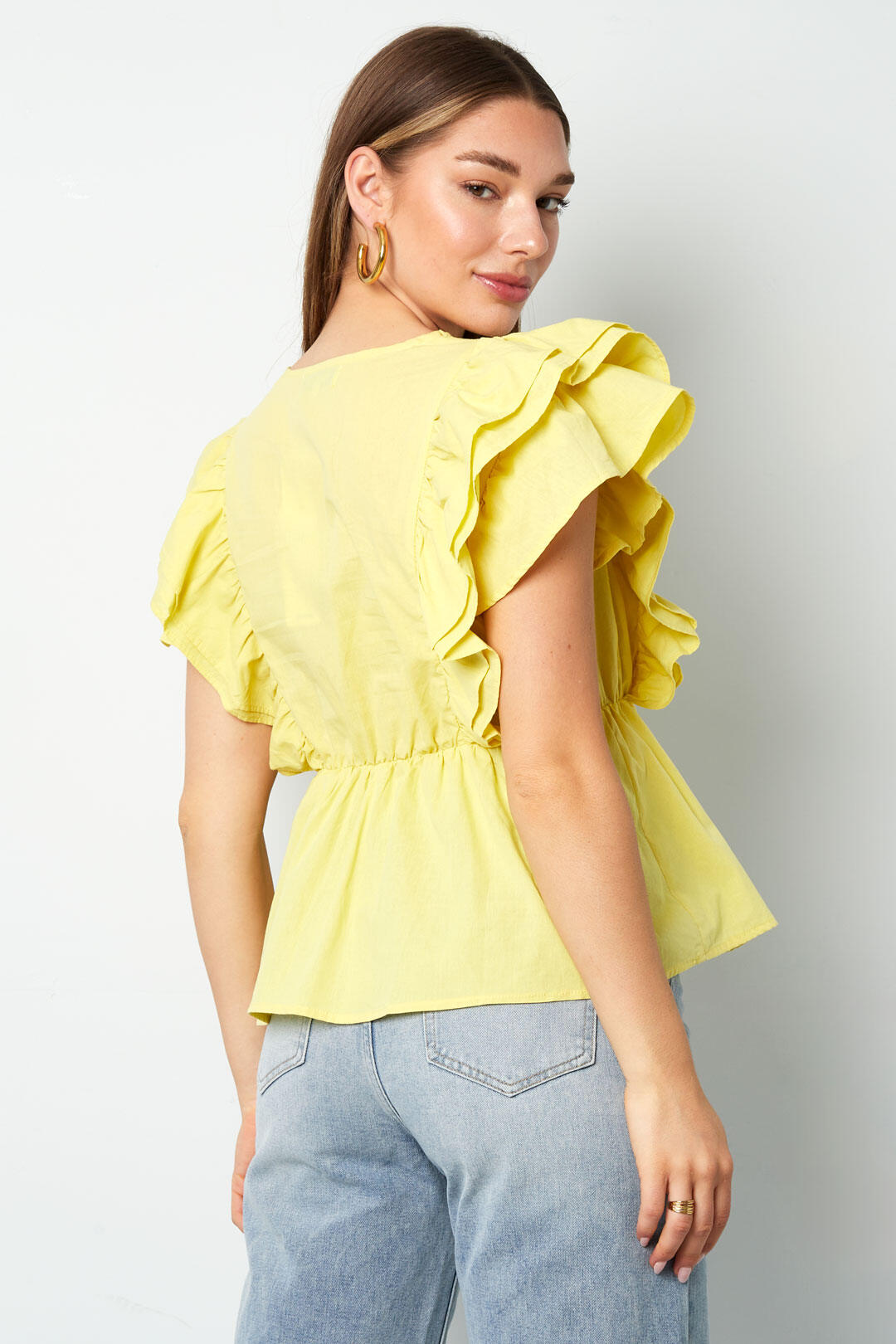 Elegant Ruffle Edge Sleeveless Top for Spring/Summer