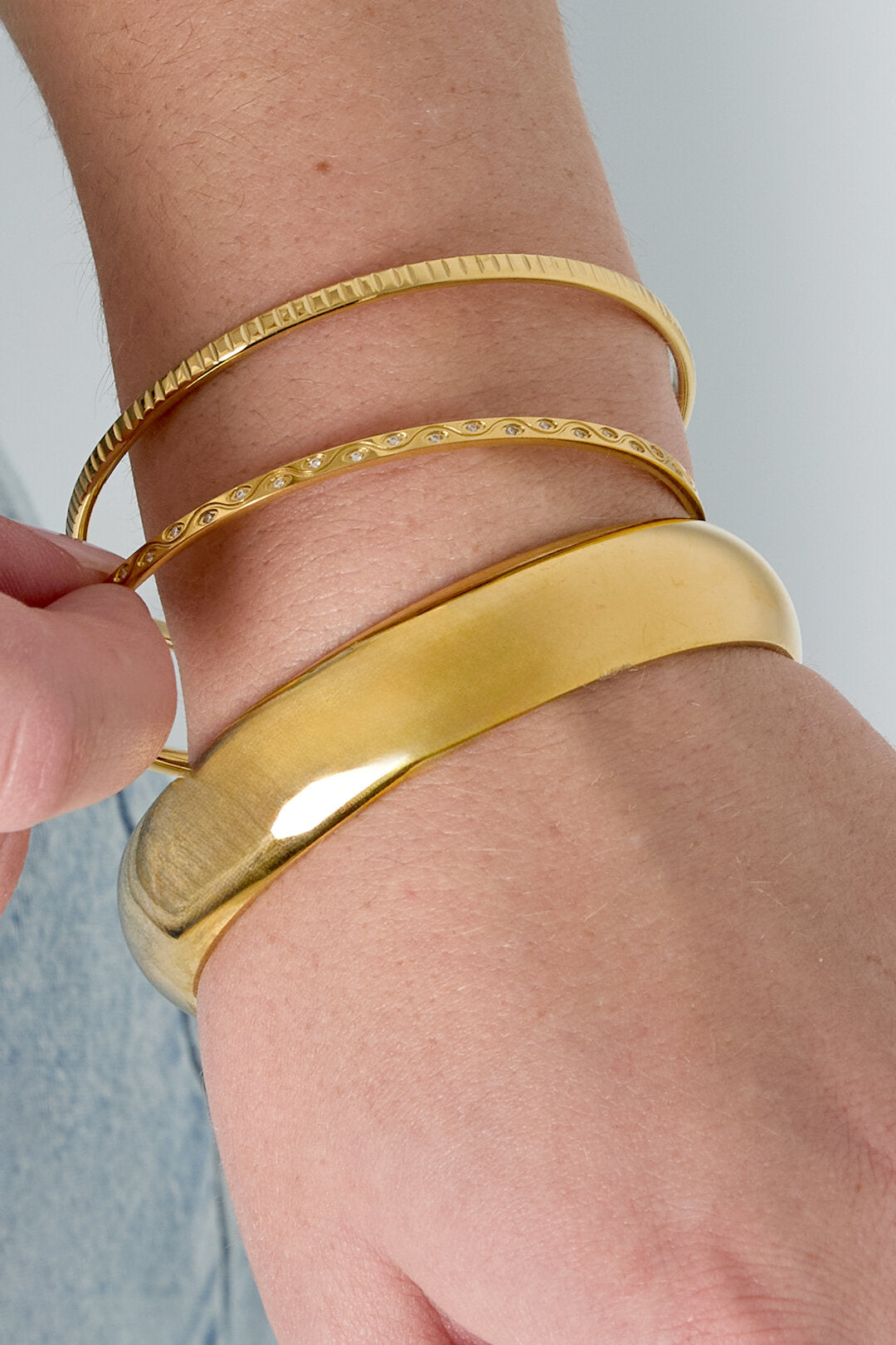 Stylish All-Fit Bangle for Everyday Glam