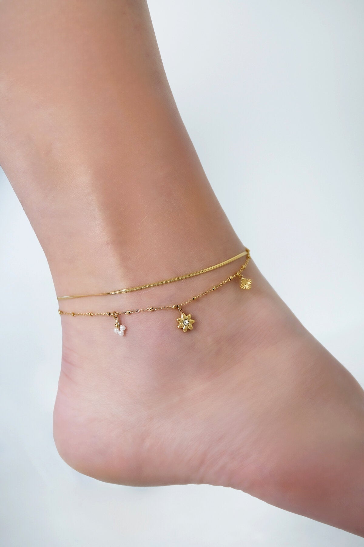 Elegant 14K Gold Plated Flower Ankle Bracelet for Summer