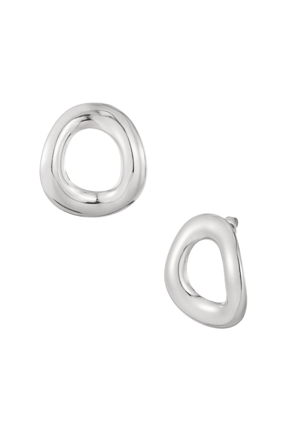 Stylish Circle Stud Earrings for Everyday Wear