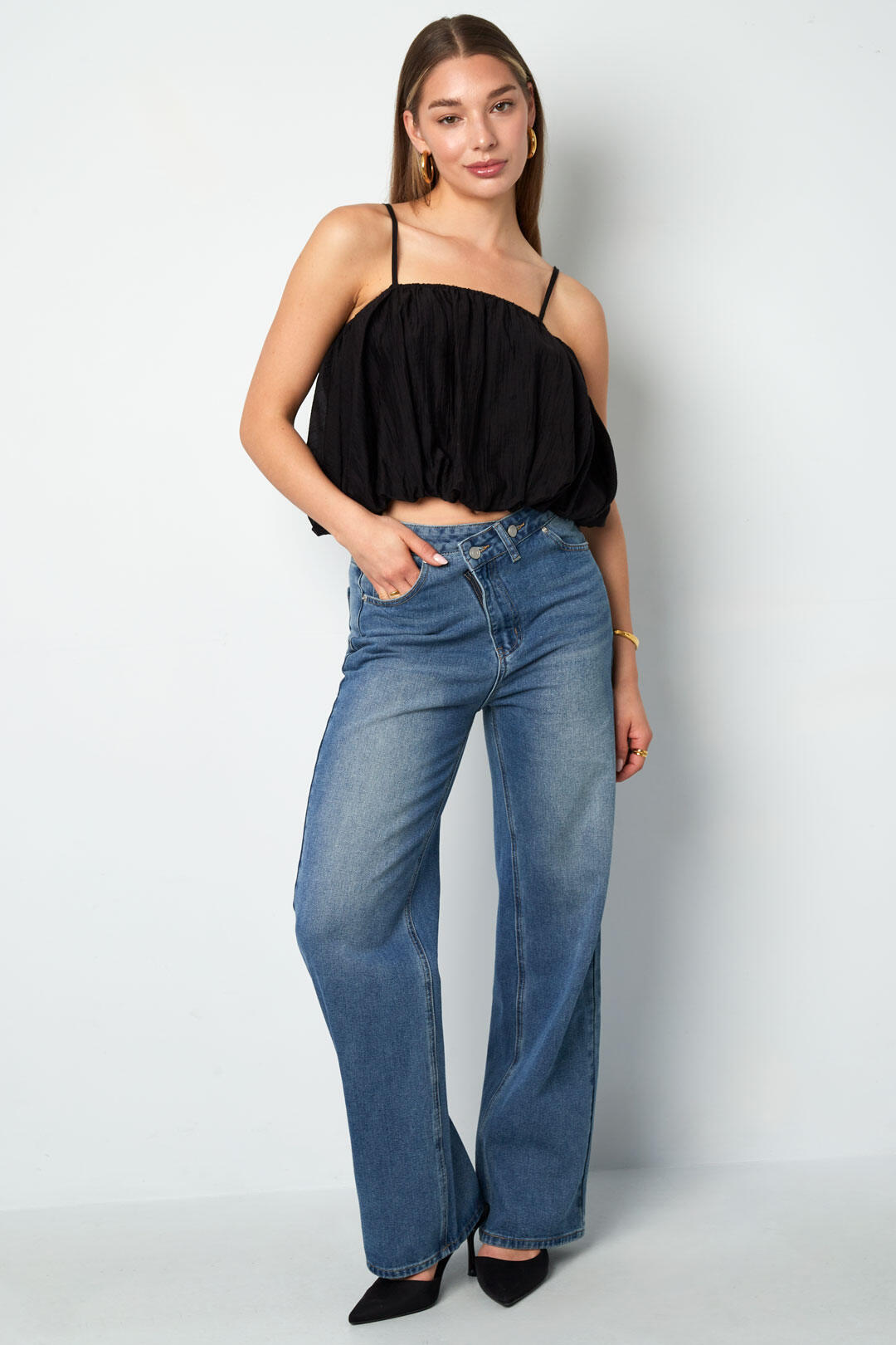 Elegant Sleeveless Top for Spring/Summer Comfort