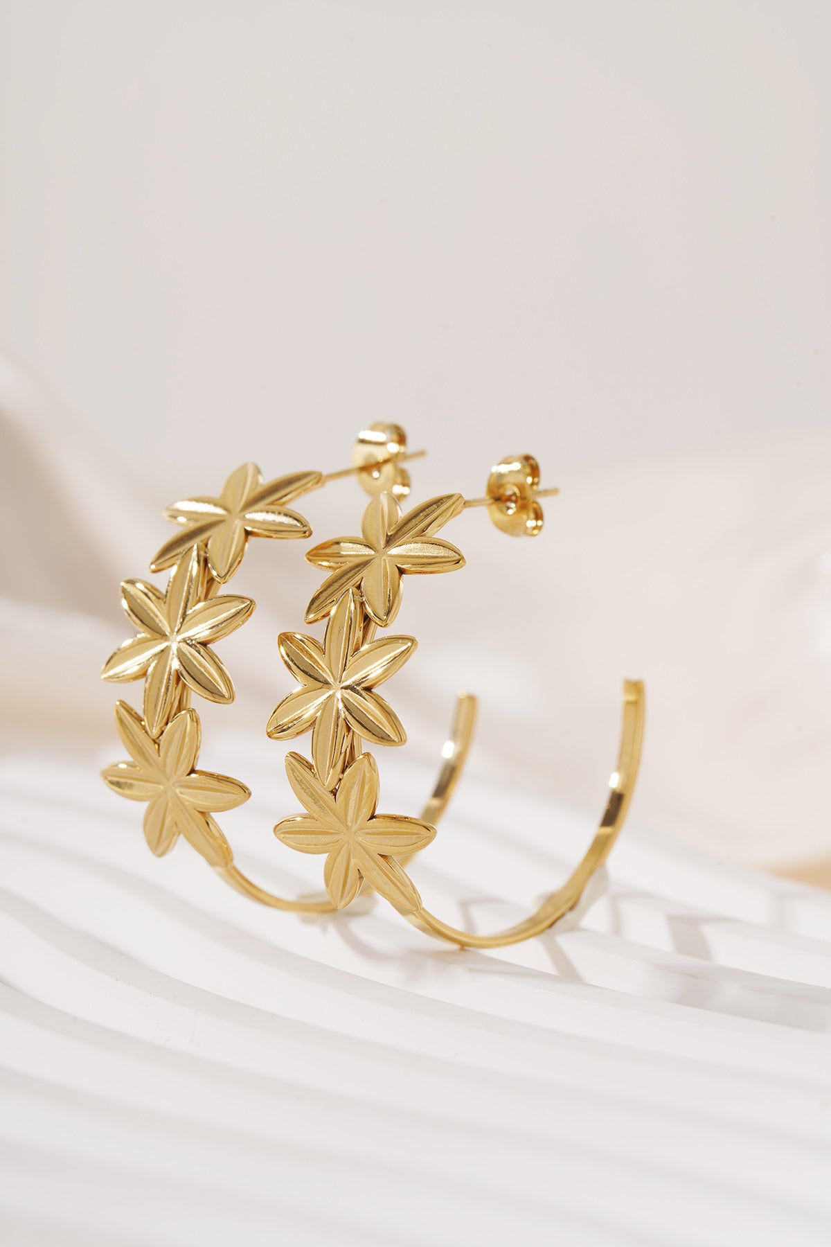 Elegant Flower Hoop Earrings for Spring/Summer