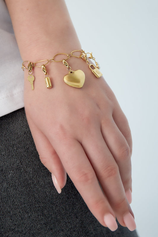 Elegant 14K Gold Plated Heart Charm Bracelet for Women