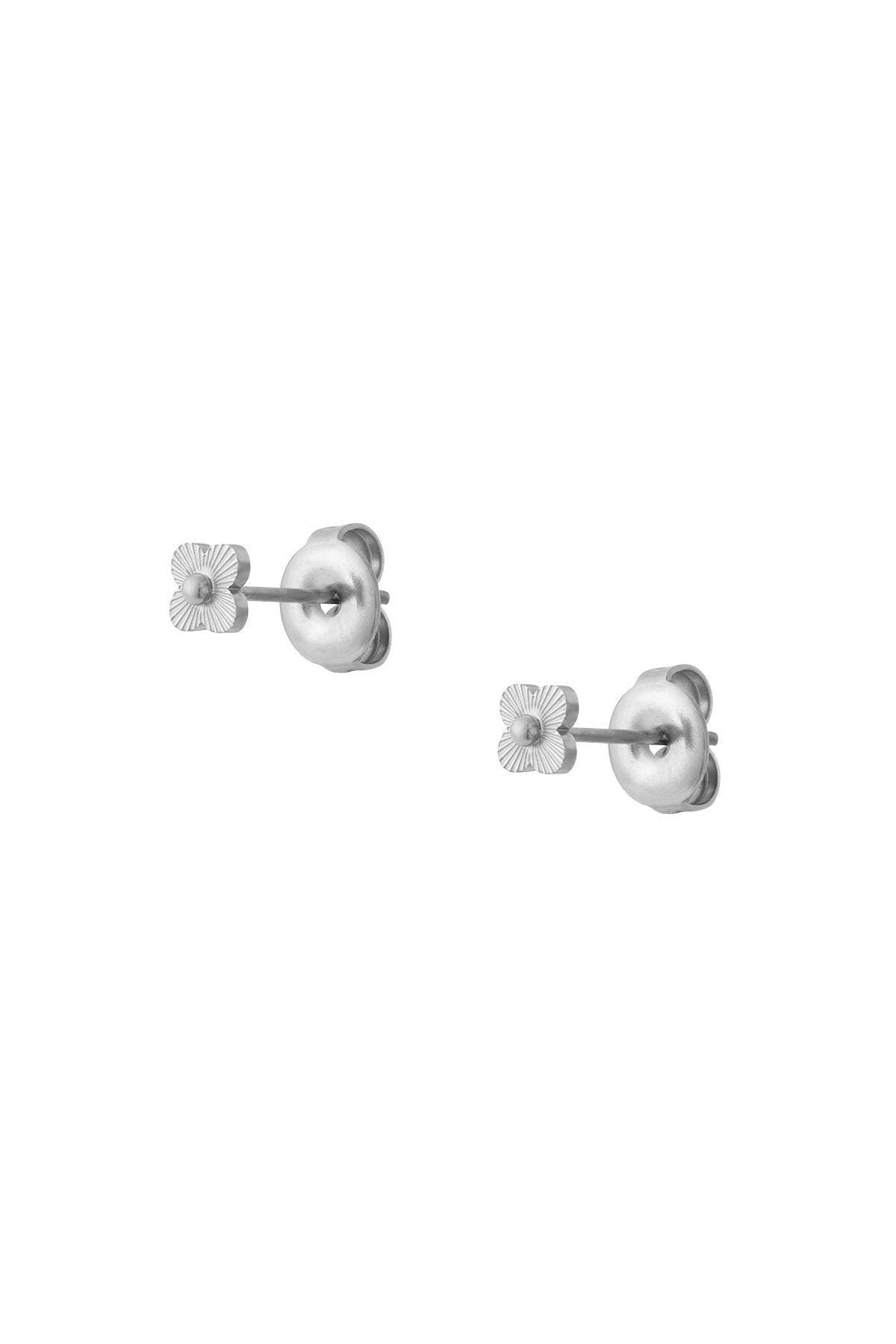 Elegant Mini Clover Stud Earrings for Everyday Wear