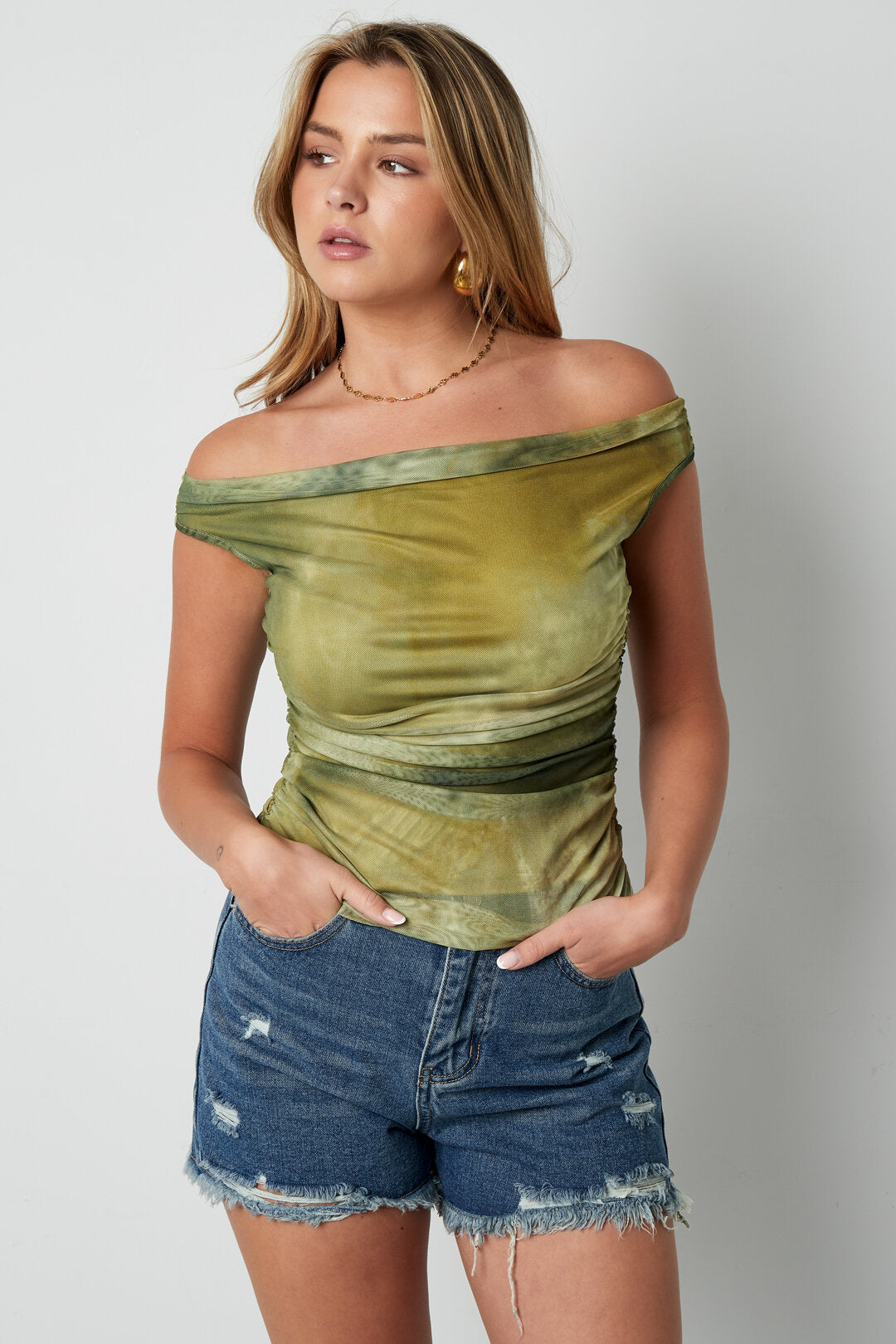 Stylish Blue Denim Shorts for Summer Vibes