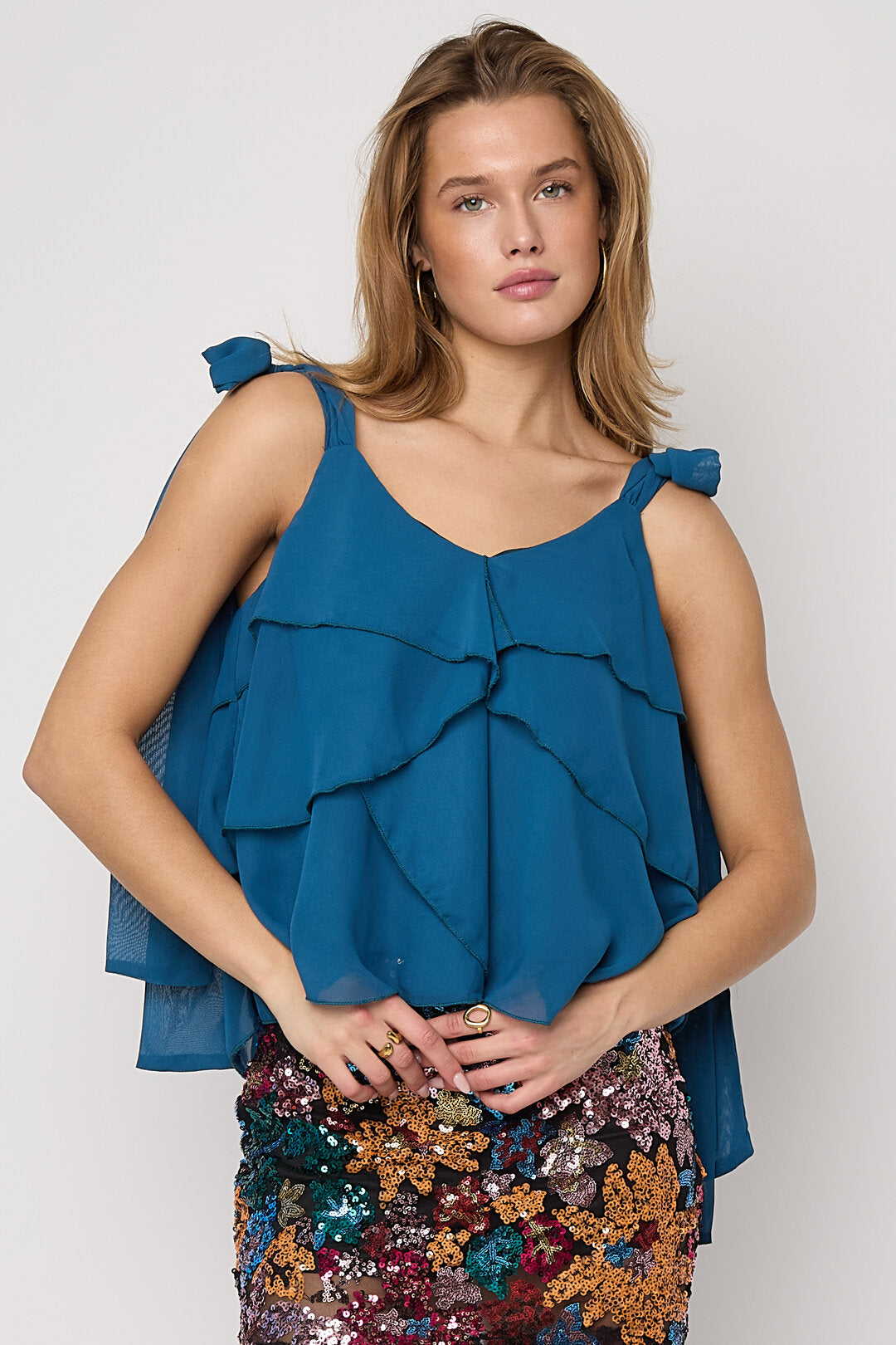 Elegant Spring/Summer Sleeveless Top in Vibrant Colors