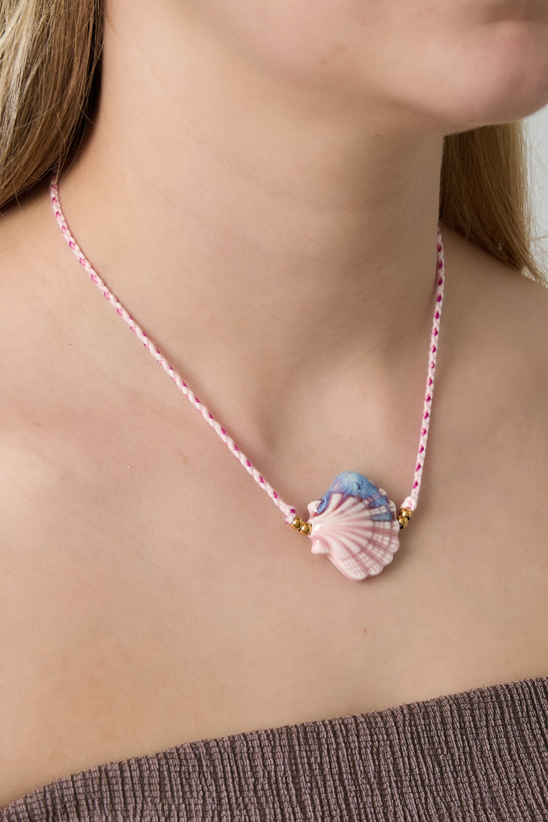 Elegant Shell Pendant Necklace for Spring/Summer