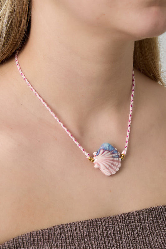 Elegant Shell Pendant Necklace for Spring/Summer