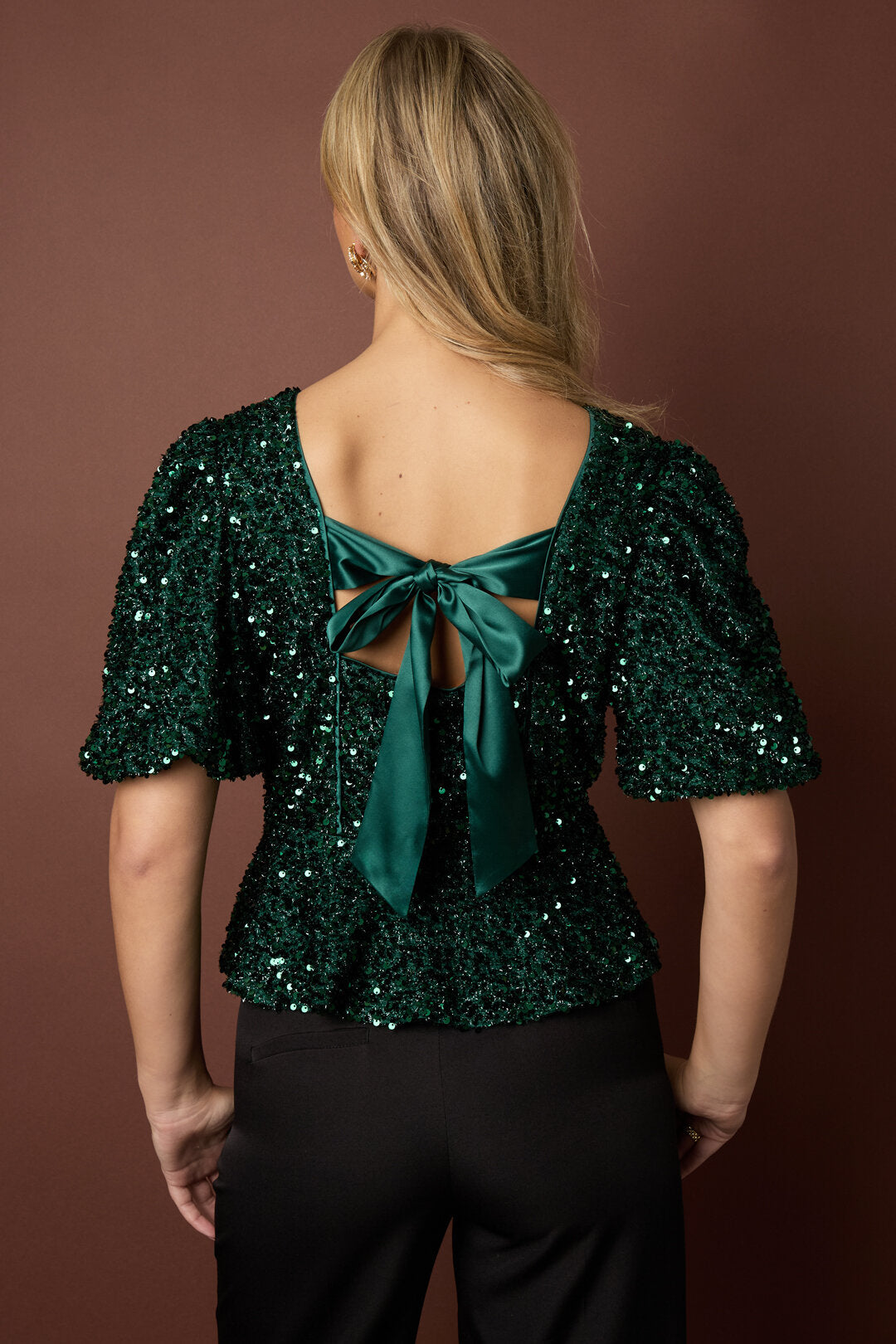 Elegant Sequined Short Sleeve Top for Fall/Winter