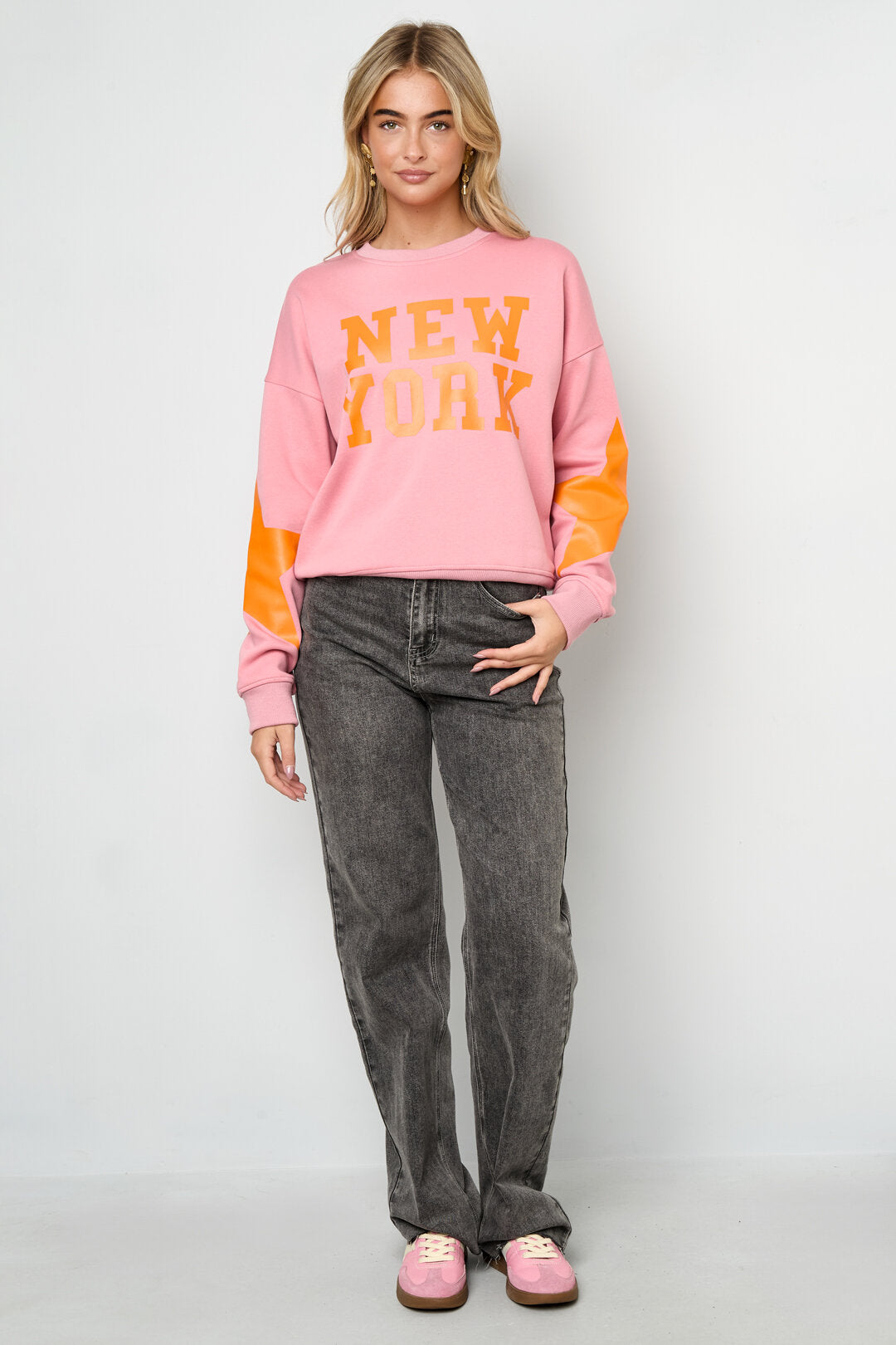 All-Season Knitted Long Sleeve Top - Comfort Meets Style