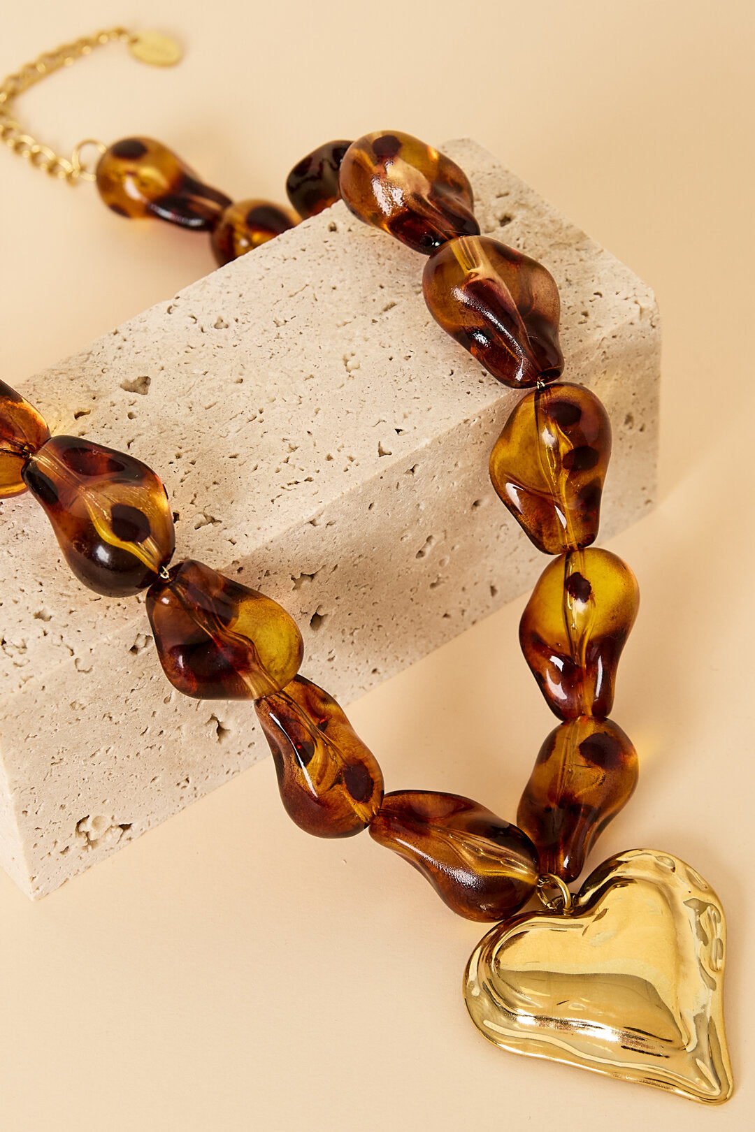 Lumé Retro Heart Beaded Necklace - Luxurious Daily Wear