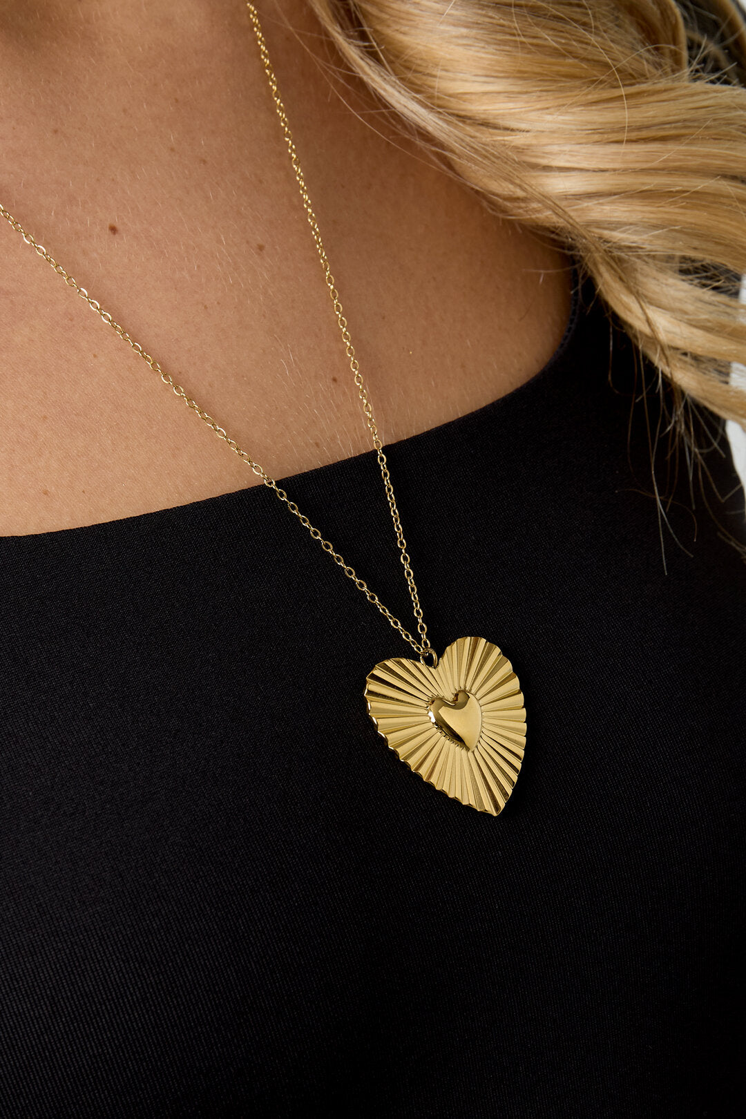 Elegant Gold Heart Pendant Necklace for Everyday Wear