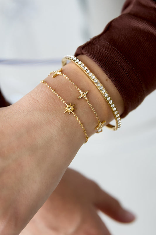 Stylish Clover Charm Bracelet for Everyday Wear