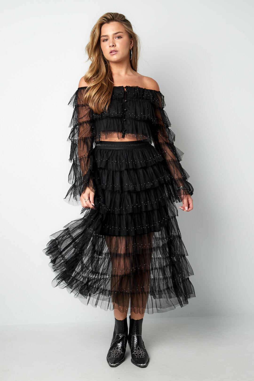 Stylish Black All-Fit Polyester Skirt for Any Occasion