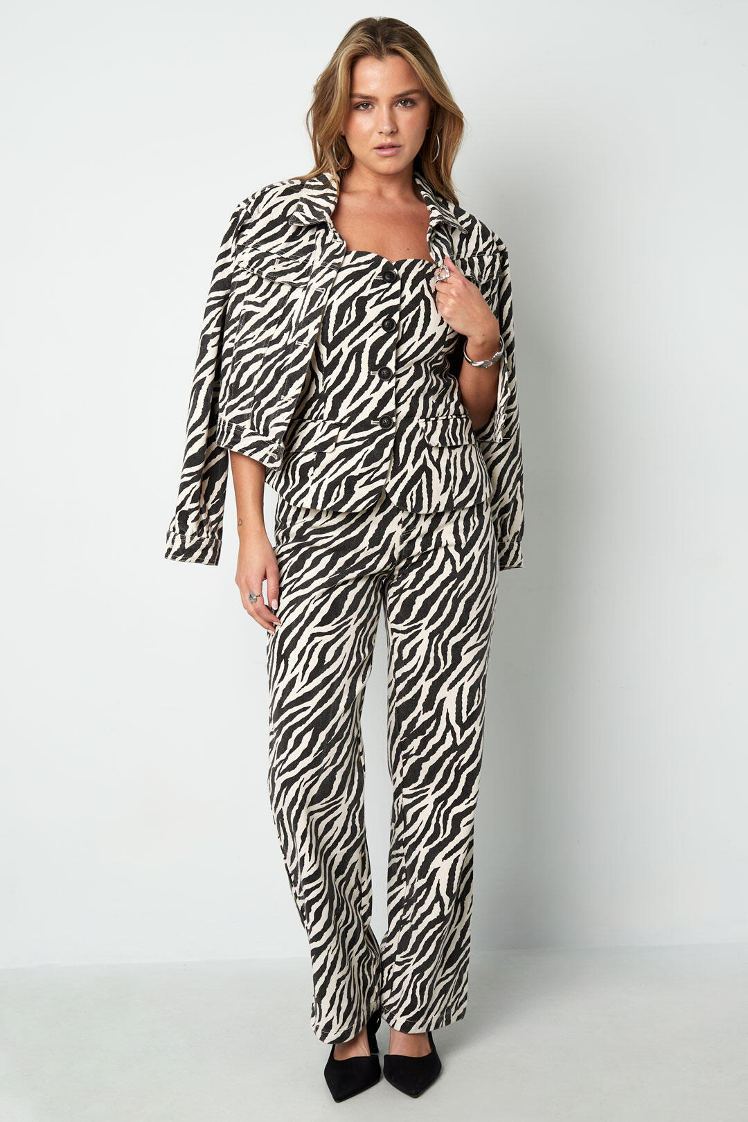 Stylish Black Zebra Stripe Denim Pants for Casual Wear