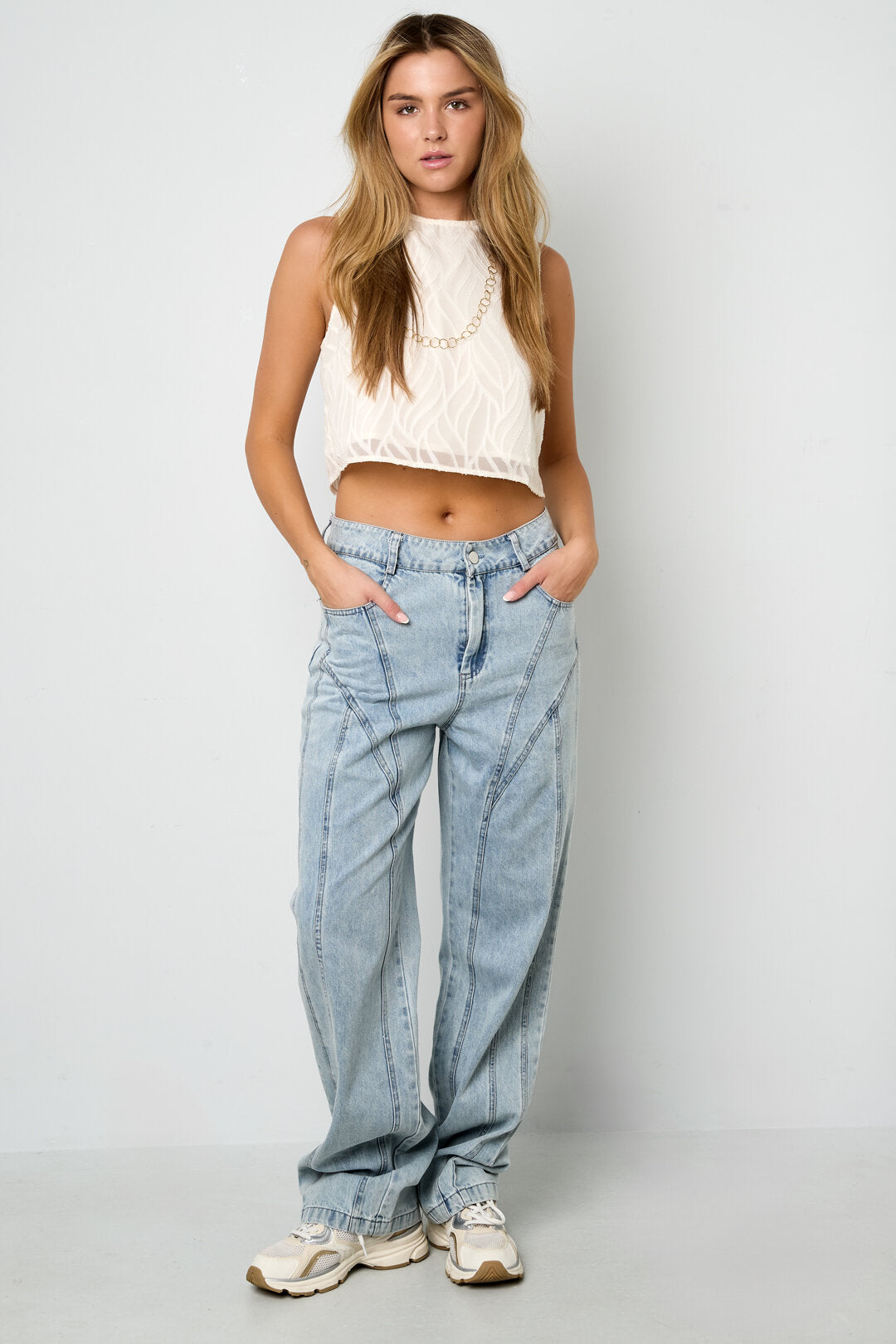 Comfortable Light Indigo Denim Pants for All Fits
