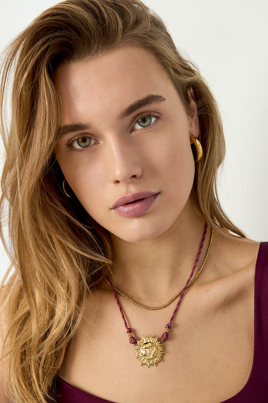Elegant Wine Red Pendant Necklace for Daily Wear