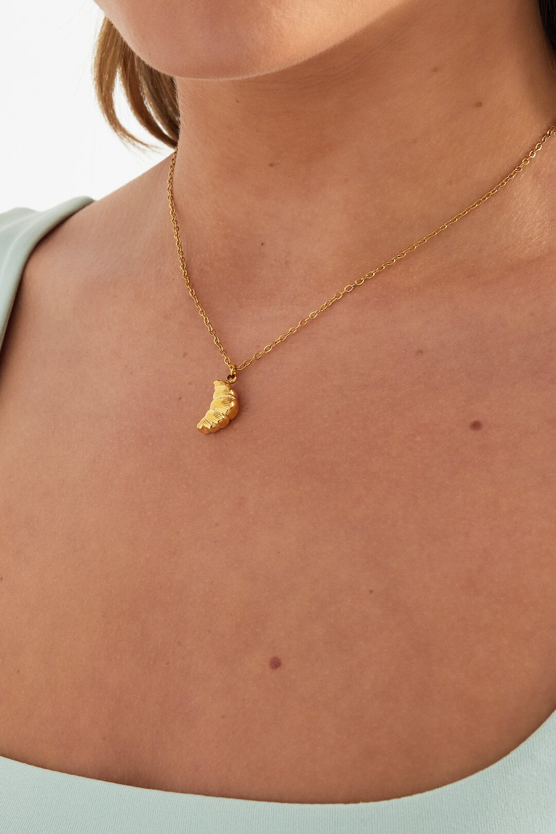 Elegant Gold Stainless Steel Pendant Necklace