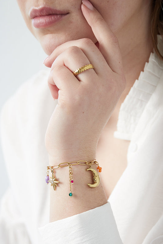 Elegant Gold Charm Bracelet for Stylish Statements