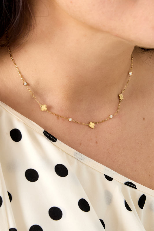 Elegant Clover Pendant Necklace for Daily Wear