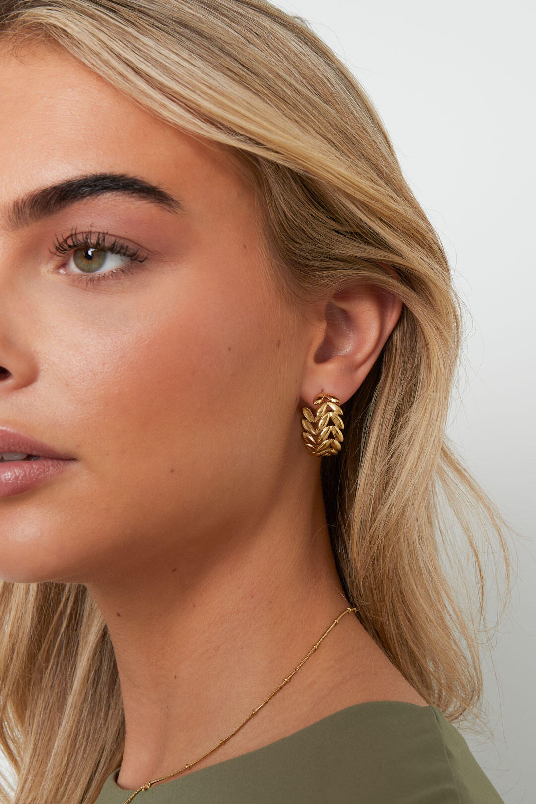 Elegant Leaf Hoop Earrings for Everyday Wear
