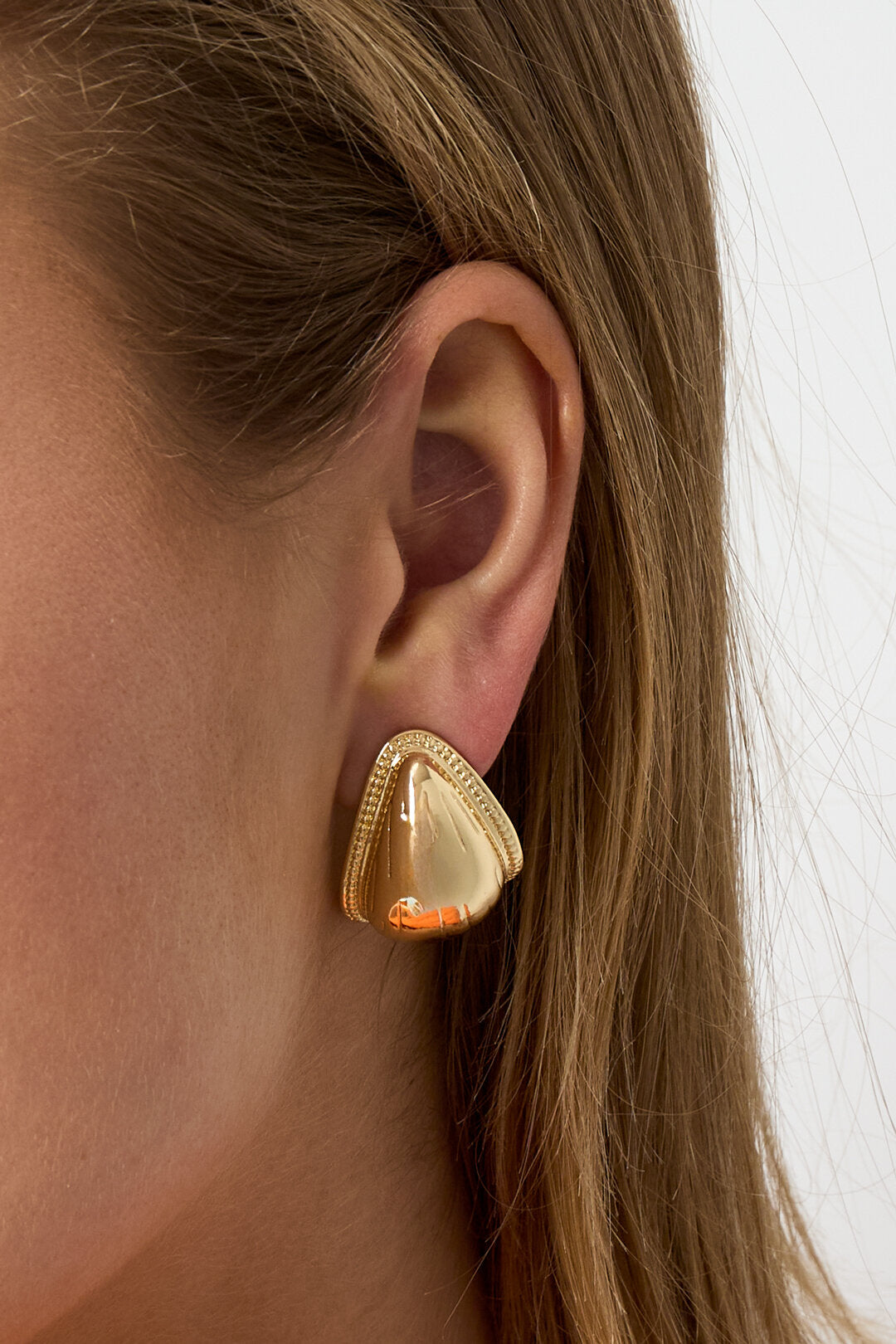 Elegant Gold Retro Droplet Stud Earrings for Daily Wear